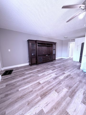 700 Village Green Court 319, Palm Springs, FL 33461