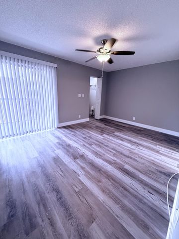 700 Village Green Court 319, Palm Springs, FL 33461