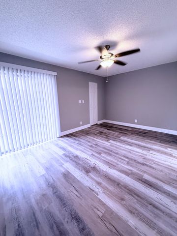 700 Village Green Court 319, Palm Springs, FL 33461