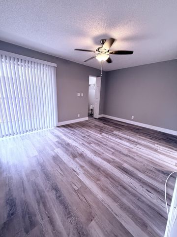 700 Village Green Court 319, Palm Springs, FL 33461