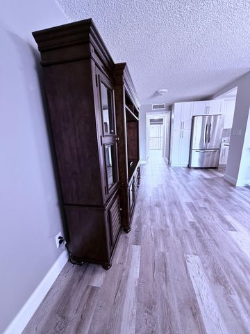 700 Village Green Court 319, Palm Springs, FL 33461