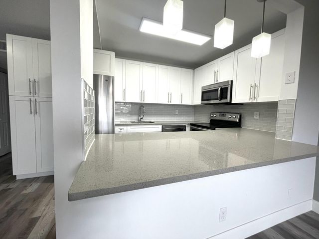 700 Village Green Court 319, Palm Springs, FL 33461