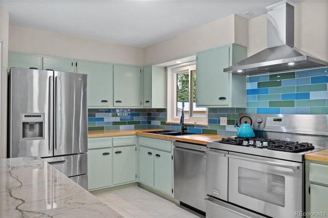 2198 Zinnia Way, Golden, CO 80401
