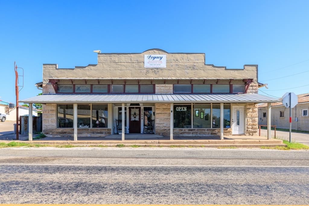 23654 W Hwy 290, Harper, TX 78631