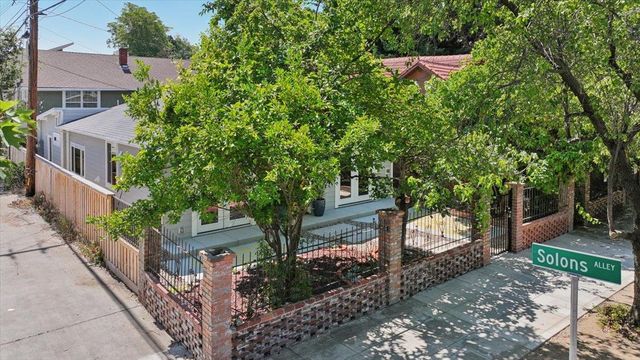 1917 6th St, Sacramento, CA 95811