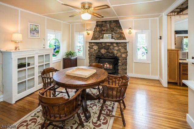 17 Ridge Rd, Stanhope Boro, NJ 07874