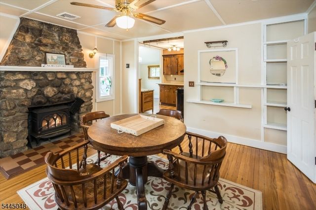 17 Ridge Rd, Stanhope Boro, NJ 07874