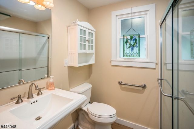 17 Ridge Rd, Stanhope Boro, NJ 07874