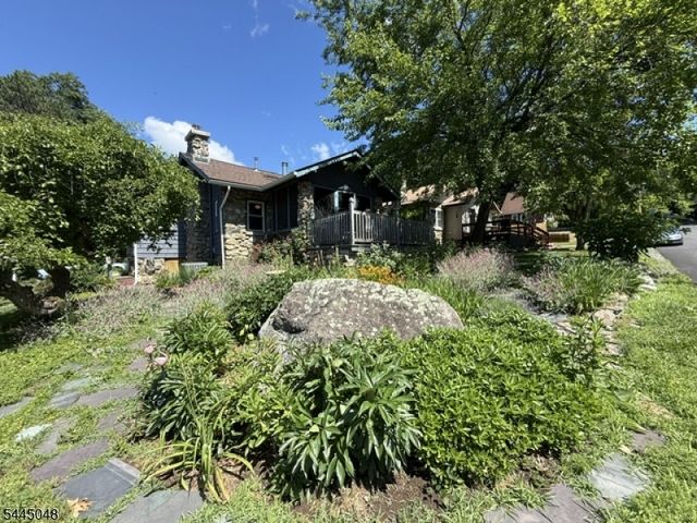17 Ridge Rd, Stanhope Boro, NJ 07874