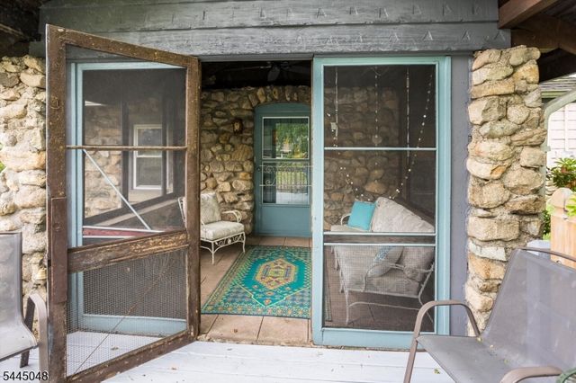 17 Ridge Rd, Stanhope Boro, NJ 07874