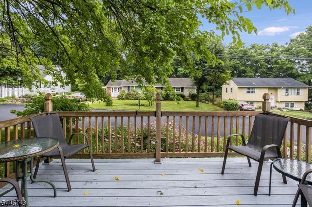 17 Ridge Rd, Stanhope Boro, NJ 07874