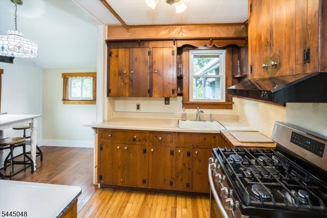 17 Ridge Rd, Stanhope Boro, NJ 07874