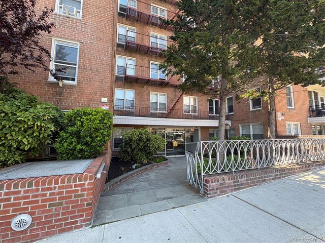 67-50 Thornton Pl 2U, Forest Hills, NY 11375