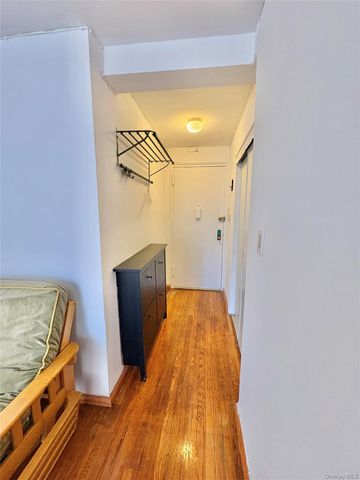 67-50 Thornton Pl 2U, Forest Hills, NY 11375