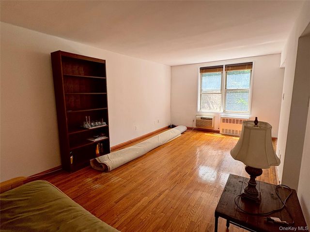 67-50 Thornton Pl 2U, Forest Hills, NY 11375