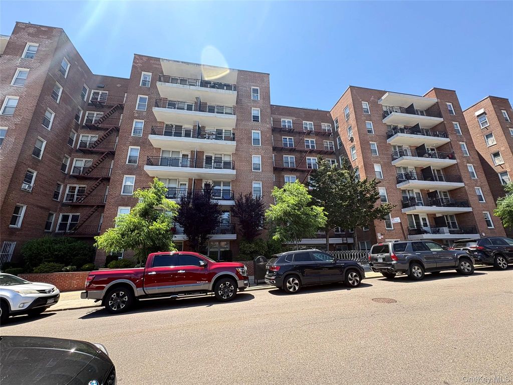 67-50 Thornton Pl 2U, Forest Hills, NY 11375