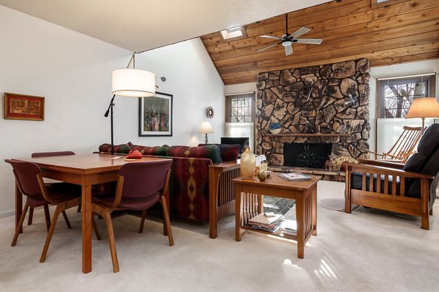 5055 WOODLAKE Drive 1, Loves Park, IL 61111