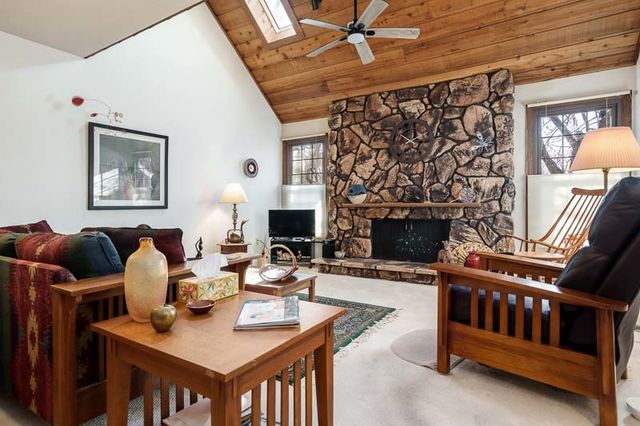 5055 WOODLAKE Drive 1, Loves Park, IL 61111