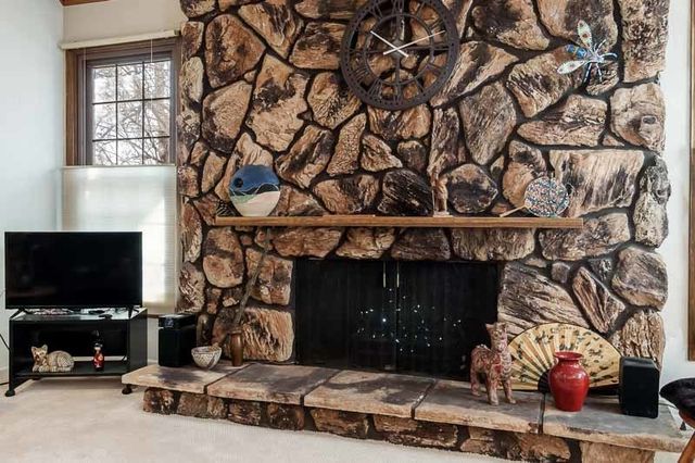 5055 WOODLAKE Drive 1, Loves Park, IL 61111