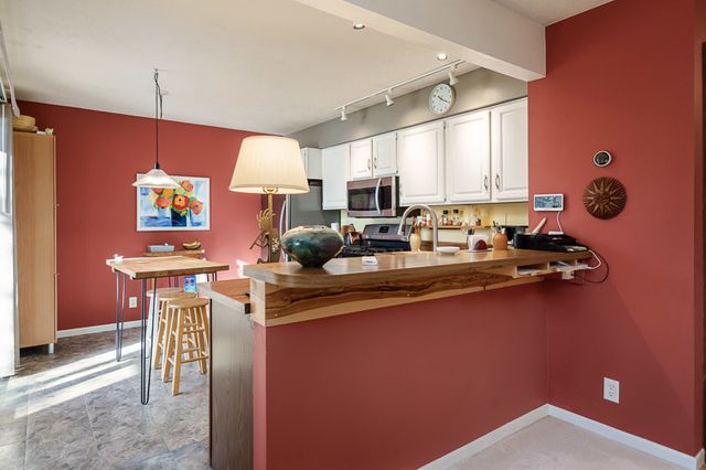 5055 WOODLAKE Drive 1, Loves Park, IL 61111