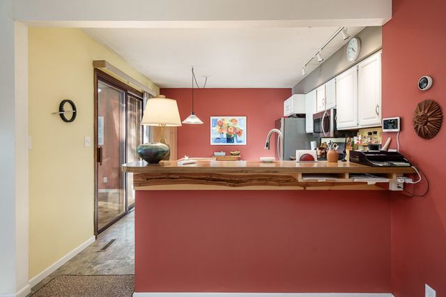 5055 WOODLAKE Drive 1, Loves Park, IL 61111