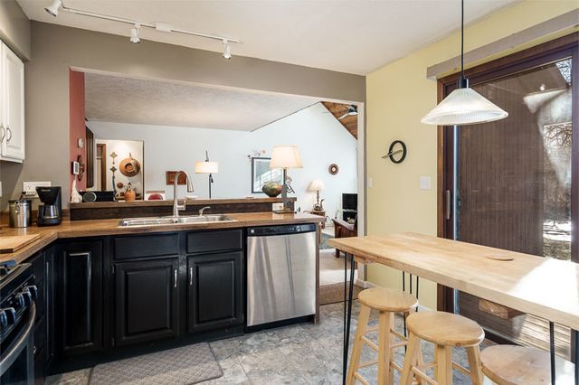 5055 WOODLAKE Drive 1, Loves Park, IL 61111