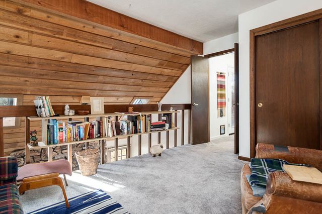 5055 WOODLAKE Drive 1, Loves Park, IL 61111