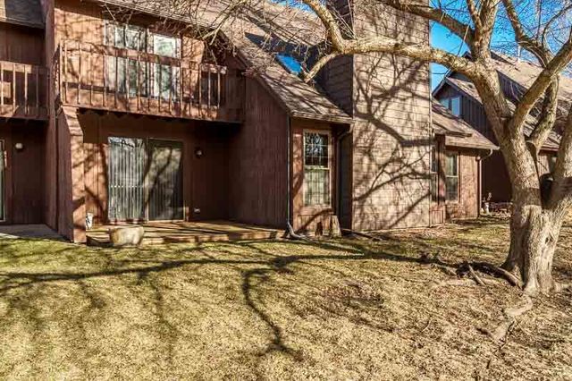 5055 WOODLAKE Drive 1, Loves Park, IL 61111