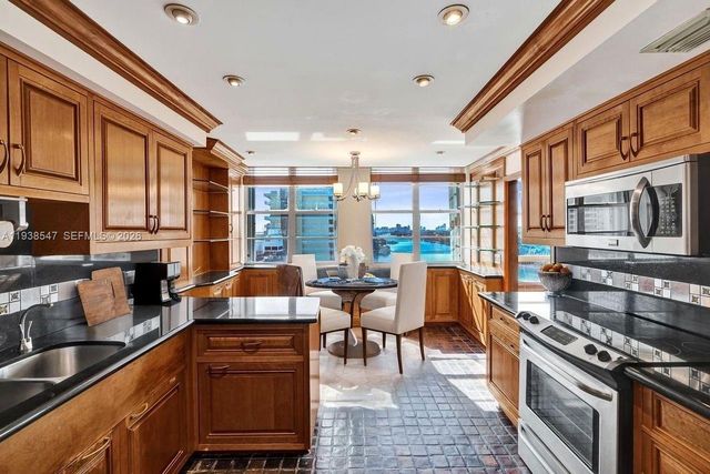 5660 Collins Ave 11E, Miami Beach, FL 33140