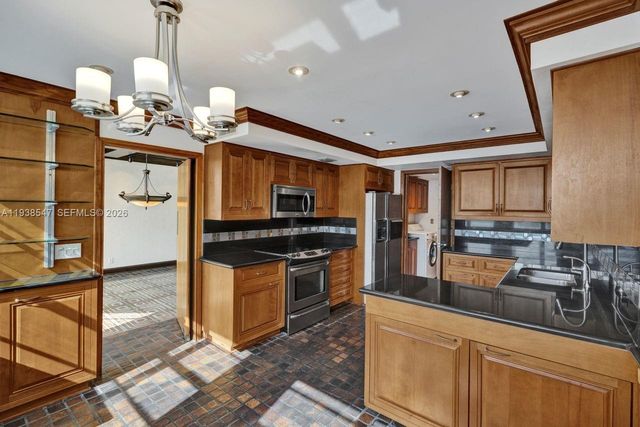 5660 Collins Ave 11E, Miami Beach, FL 33140