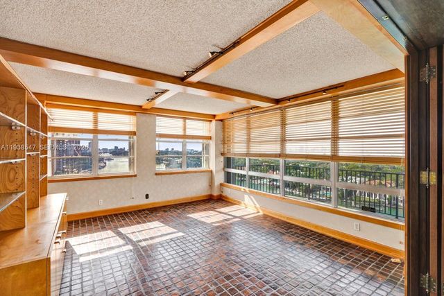 5660 Collins Ave 11E, Miami Beach, FL 33140