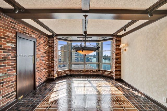 5660 Collins Ave 11E, Miami Beach, FL 33140