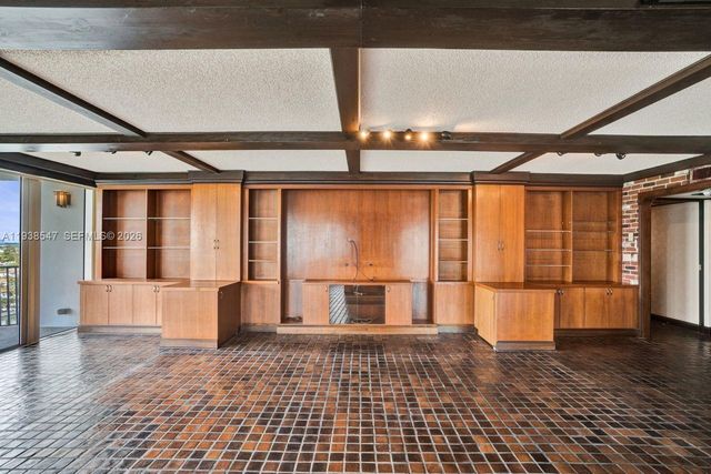 5660 Collins Ave 11E, Miami Beach, FL 33140