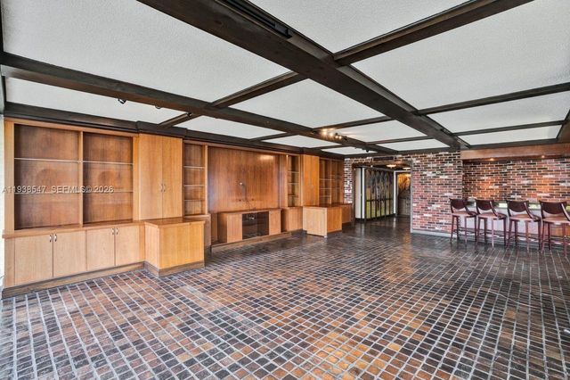 5660 Collins Ave 11E, Miami Beach, FL 33140