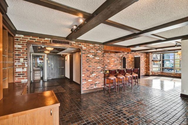 5660 Collins Ave 11E, Miami Beach, FL 33140