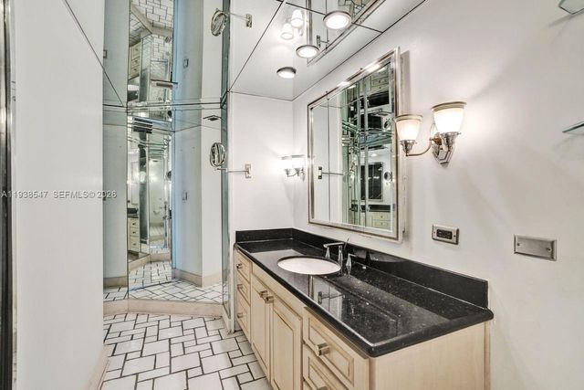 5660 Collins Ave 11E, Miami Beach, FL 33140