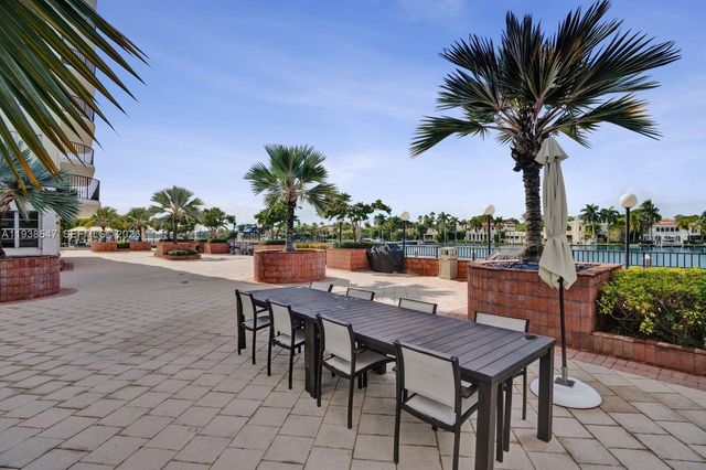 5660 Collins Ave 11E, Miami Beach, FL 33140