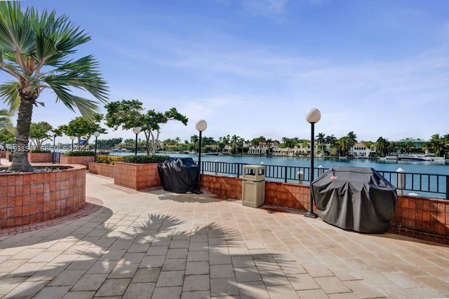 5660 Collins Ave 11E, Miami Beach, FL 33140