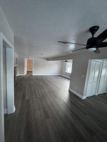 13010 W Honey LANE, New Berlin, WI 53151