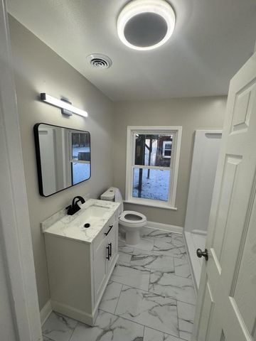 13010 W Honey LANE, New Berlin, WI 53151