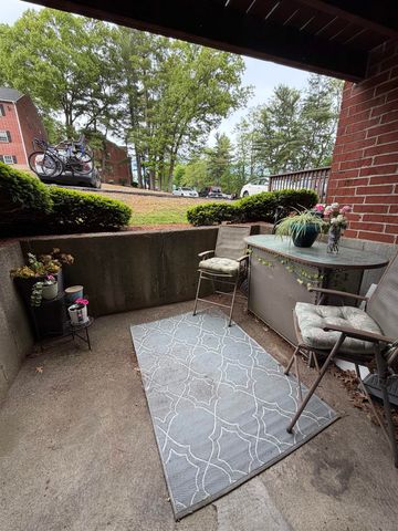1 Louisburg Sq Apt 1, Nashua, NH 03060