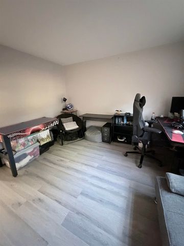 1 Louisburg Sq Apt 1, Nashua, NH 03060