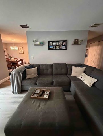 1 Louisburg Sq Apt 1, Nashua, NH 03060