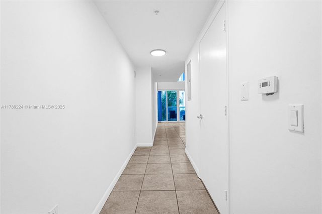 41 SE 5th St 406, Miami, FL 33131