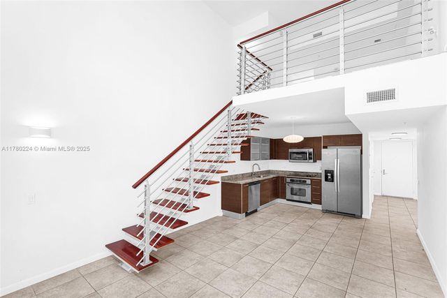 41 SE 5th St 406, Miami, FL 33131