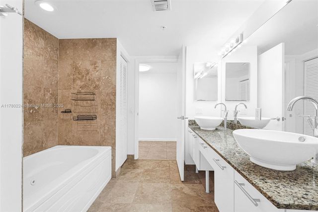 41 SE 5th St 406, Miami, FL 33131