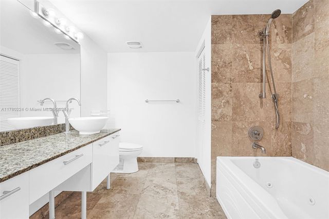 41 SE 5th St 406, Miami, FL 33131