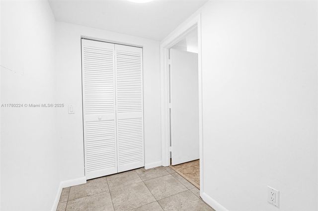 41 SE 5th St 406, Miami, FL 33131