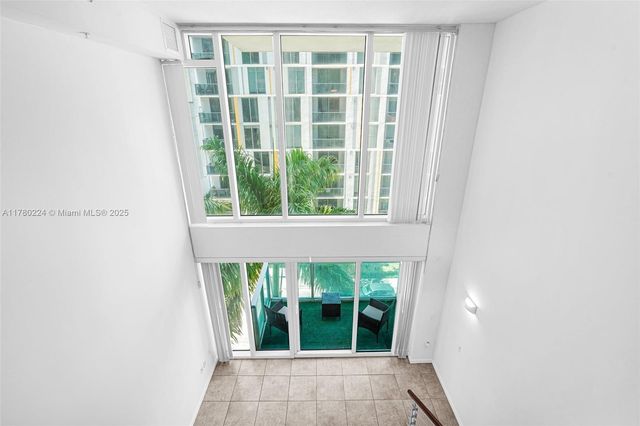 41 SE 5th St 406, Miami, FL 33131