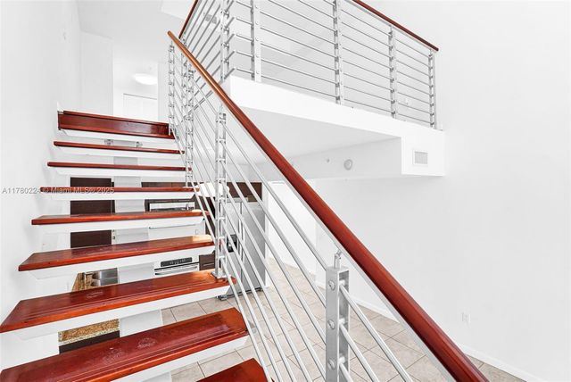 41 SE 5th St 406, Miami, FL 33131